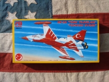 images/productimages/small/NF-5A Turkish Stars PM MOdel 1;72 doos.jpg